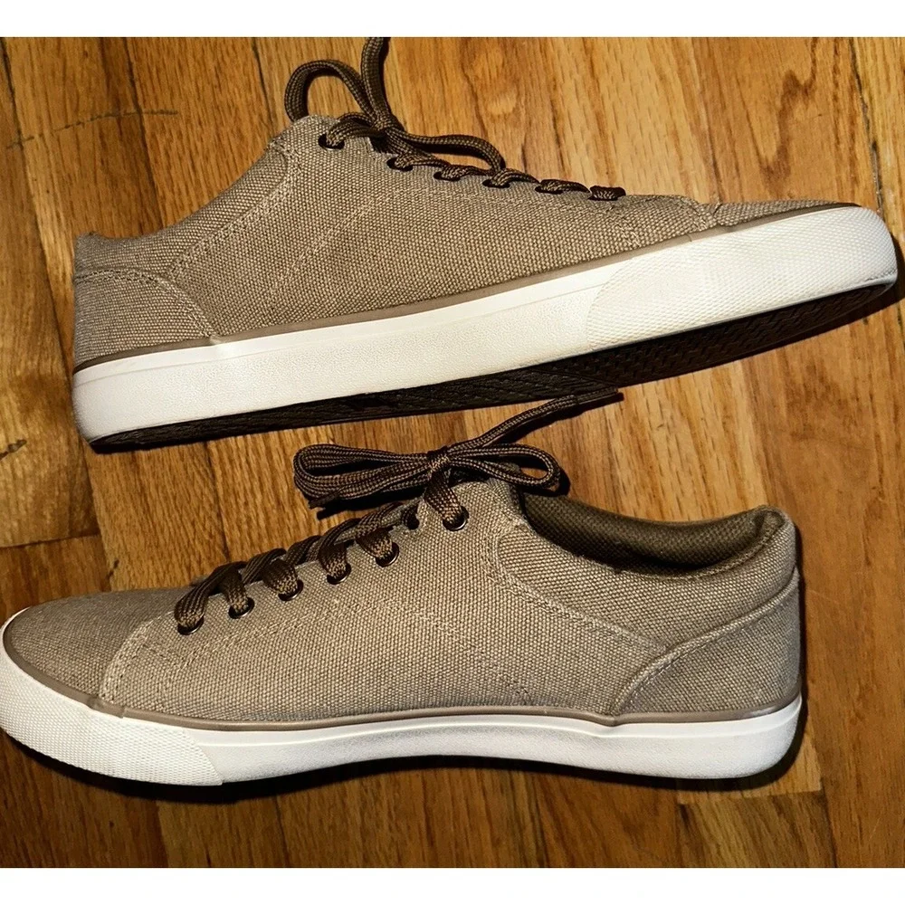 Lugz men's brown size 9.5 skater shoes MREGELWHC-2910‎ Excellent Tan